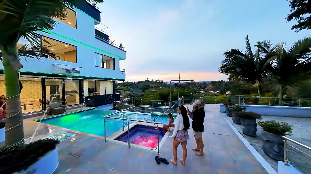 Terraza con jacuzzi